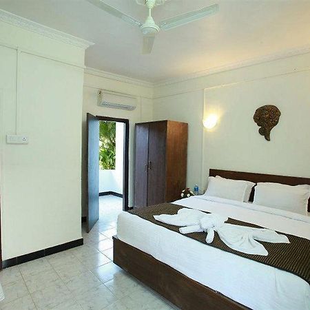 Hotel Lucky Star Колва Екстериор снимка