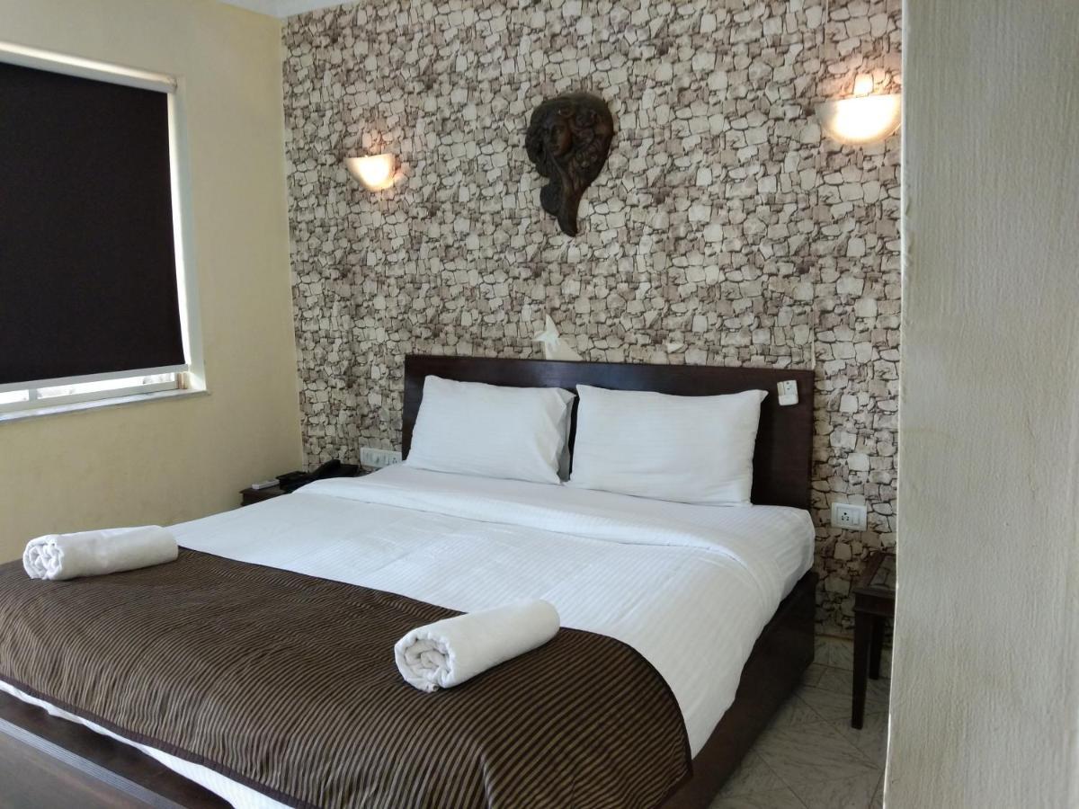 Hotel Lucky Star Колва Екстериор снимка
