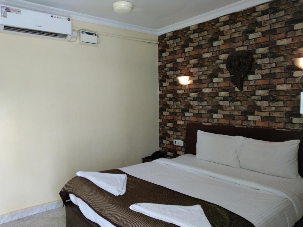 Hotel Lucky Star Колва Екстериор снимка